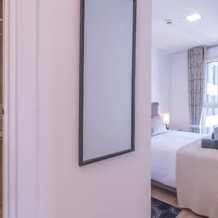 Xpce Urban 16 Skyline - Parking Free Apartment