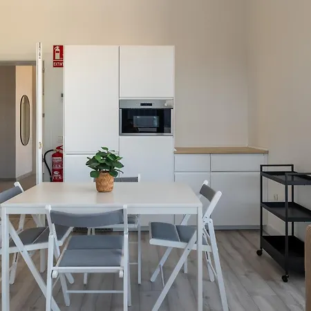 Xpce Urban 16 Skyline - Parking Free Appartamento